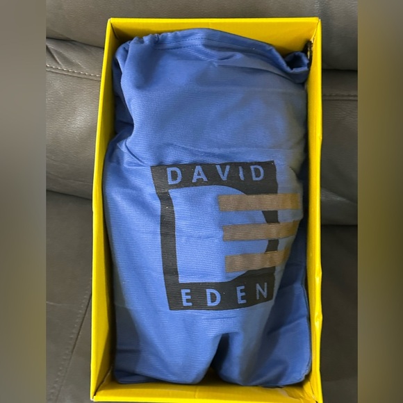 David Eden Burgandy Shoes sz 10. main image 7